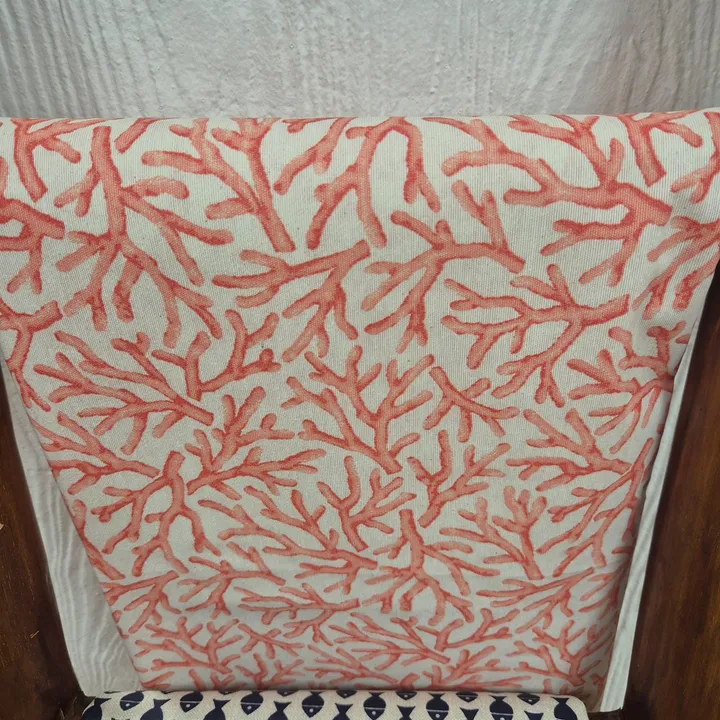 Mantel antimanchas 140 × 200 cm, estampado coral